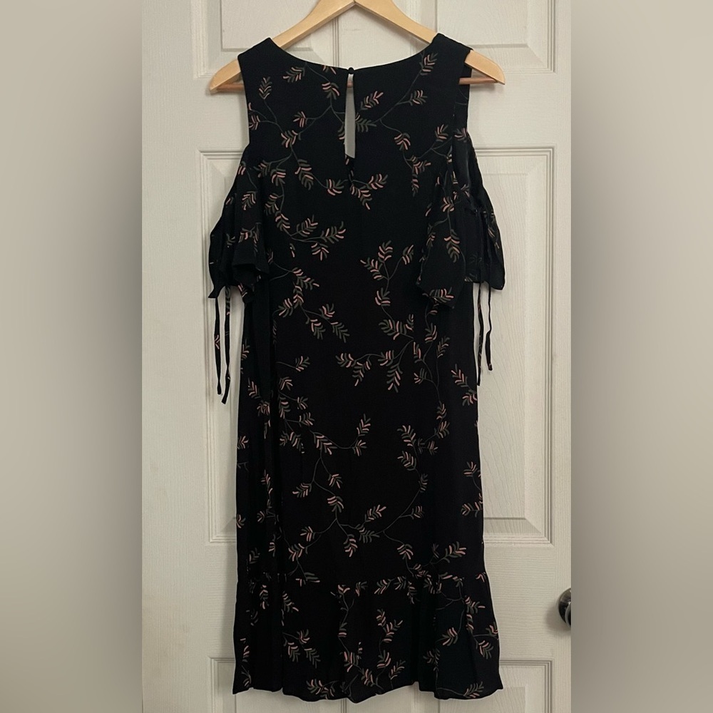 Elegant Black Floral Dress​​​​​